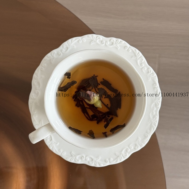 French Light Luxury Embossed F - Coffee Tea Games recension och pris